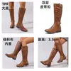 Fivela de Cinto Novo Estilo Botas Femininas Versátil Cano Alto Salto Médio Bico Redondo Confortável Botas de Equitação 2026 Outono e Inverno Transfronteiriço Tamanho Grande