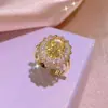 Conjunto de brincos com pingente de anel cravejado com diamantes completos, colar, joias de temperamento nobre e elegante, terno de três peças, fornecimento ao vivo