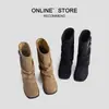 Botas de pantalón con hebilla para mujer, nuevo estilo otoño 2026, tacón grueso, botas de caballero plisadas vintage, botines elegantes de suela gruesa