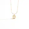Moda Europea y Americana Lujo Ligero Colgante Cuadrado de Nácar Collar de Acero de Titanio para Mujer, Cadena para Clavícula de Diseño Nicho Accesorio de Moda