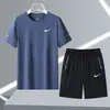 Traje Deportivo Casual para Hombre Verano Cuello Redondo Camiseta Fina de Manga Corta Combinada con Shorts Set de Dos Piezas de Seda Helada de Secado Rápido