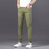Calça jeans masculina europeia de alta qualidade na cor verde claro, novo modelo outono 2026, corte slim, skinny, stretch, calça masculina casual da moda e trendy