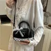 Bolsa Boston de Renda Única Versátil Fofa para Mulheres 2026 Novo Estilo de Verão Bolsa de Ombro Transversal de Alta Qualidade