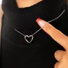 Collar de Corazón de Moda y Sencillo, No se Desvanece, Colgante de Celebridad de Internet de Gama Alta y Nicho, Cadena Versátil para la Clavícula de Lujo Ligero para Mujer