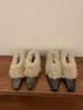 2026 Nuevo Estilo Punta Cuadrada Piel Suave Elegante Lana de Cordero Tacón Grueso Peludo Slip-On Zapatos de Moda de Gama Alta