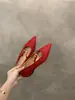 Sapatos Femininos Vermelhos Rasos de Camurça com Elevação Interna 2025 Primavera e Outono Elegantes Bico Fino com Saia Mary Jane Sapatos de Festa