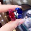 Anillo vintage Zhonggu Heavy Industry Hao con incrustaciones de princesa cuadrada de corindón rojo, anillo de mujer de cristal azul puntiagudo con diamante de alto carbono y alto grado
