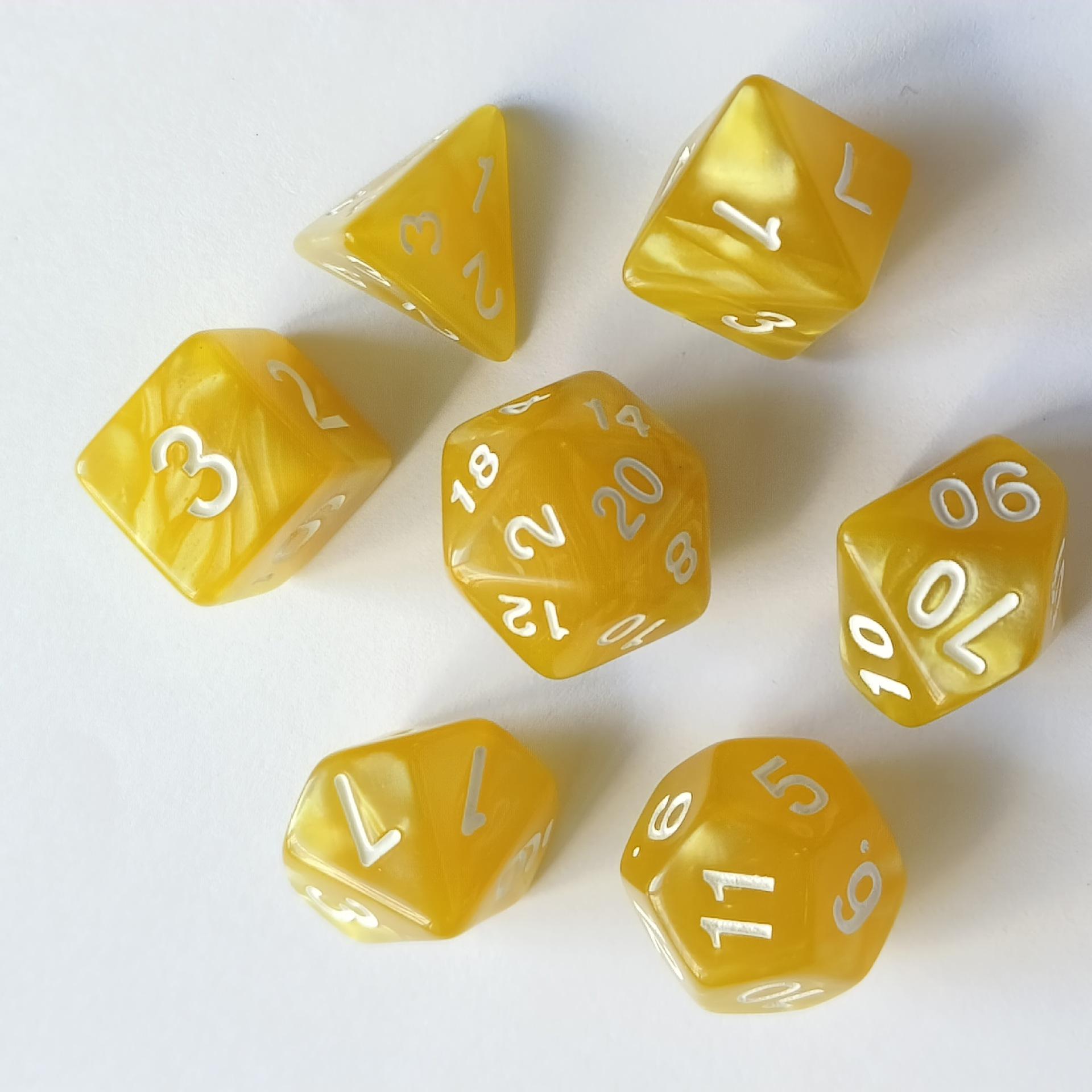 七个一套珍珠纹白油黄