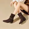 Botines Cortos Ocultos para Aumentar la Altura para Mujer 2026 Otoño/Invierno Nuevo Estilo Gamuza Versátiles Botas tipo Martin Puntera Cuadrada Tacón Bajo Hebilla Botas Apiladas Mujer