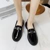 Otoño 2024, nuevo estilo, zapatos pequeños de cuero con lazo de metal, mocasines de tacón bajo grueso británico para mujer, moda retro, combinables con todo, zapatos de una sola capa