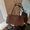 Bolsa de Ombro Estilo Coreano Simples Elegante Estampa de Leopardo para Mulheres 2025 Outono Grande Capacidade Estilo Estrangeiro Bolsa Satchel de Alta Qualidade Bolsa de Axila