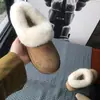 Peluche Jiji Primer Encuentro Botas de Nieve para Mujer 2026 Nuevo Estilo Invierno Engrosadas Cálidas Antideslizantes Slip-on Zapatos de Algodón