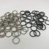 Venta al por mayor de metal negro llavero caballo pistola negro 10 mm anillo doble 8 mm anillo de cáñamo niquelado anillo pequeño