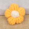 Lindo y Dulce Flor Puff Hecha a Mano Lana Crochet Pequeño Broche de Flor Flor Decorativa para Ropa Decoración para Bufanda Sombrero