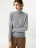 Nueva camiseta base de punto de cachemira para otoño e invierno, suéter de color liso a la moda, simple, suave, cómodo, con cuello alto apilado para mujer