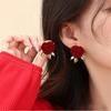 Pendientes elegantes de plata S925 con diseño de rosa flocada y aguja para mujer, 2023, nuevos pendientes de moda, ligeros y lujosos, con temperamento.