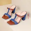 Pantuflas de Mezclilla de Colores Veraniegos con Tacón Alto para Usar al Aire Libre 2026 Nuevo Estilo Sandalias de Punta Cuadrada con Tacón Grueso de Talla Grande con Hebilla de Cinturón para Mujer