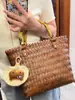 Bolsa Tejida para Vacaciones de Verano en la Playa 2025 Nueva Bolsa de Ratán Bolso Cesta de Verduras Hecho a Mano Bolso Cruzado Casual Retro