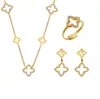 Conjunto de Joyería Versátil de Acero Inoxidable con Flor de Cuatro Hojas y Circonita, Aretes, Anillo, Chapado en Oro de 18K, Moda Europea y Americana