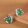 Pendientes de Moda Plateados con Personalidad Estilo Lujo Ligero Plata S925 Incrustados con Calcedonia Verde Pendientes de Clip Triángulo Pendientes Simples Elegantes