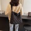 2024 Outono e Inverno Nova Bolsa Feminina Aluna Crossbody Grande Capacidade Down Ruiying Casual All-match Commuter Armpit Tote Bag