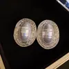 Pendientes de Perla Redondos Geométricos con Tachuelas de Diamante Color Plata, Lujo Ligero, Gama Alta, Exquisitos, Elegantes, Versátiles para Mujer