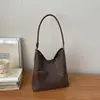 Bolsa de Hombro/Axila Versátil de Moda Exquisita de Diseño de Nicho de Gama Alta para Viajes de Negocios de Verano 2026