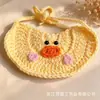 Collar para Mascota Cachorro Lindo Muñeco Tejido Babero Rábano Toalla Babero Saliva Gato Bufanda Calentador de Cuello Decoración