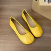 Zapatos de tacón bajo de moda con separación de dedos para mujer 2026 Otoño Nuevos Versátiles Slip-on Planos Zapato Pequeño de Cuero para Persona Perezosa Zapatos de Mujer