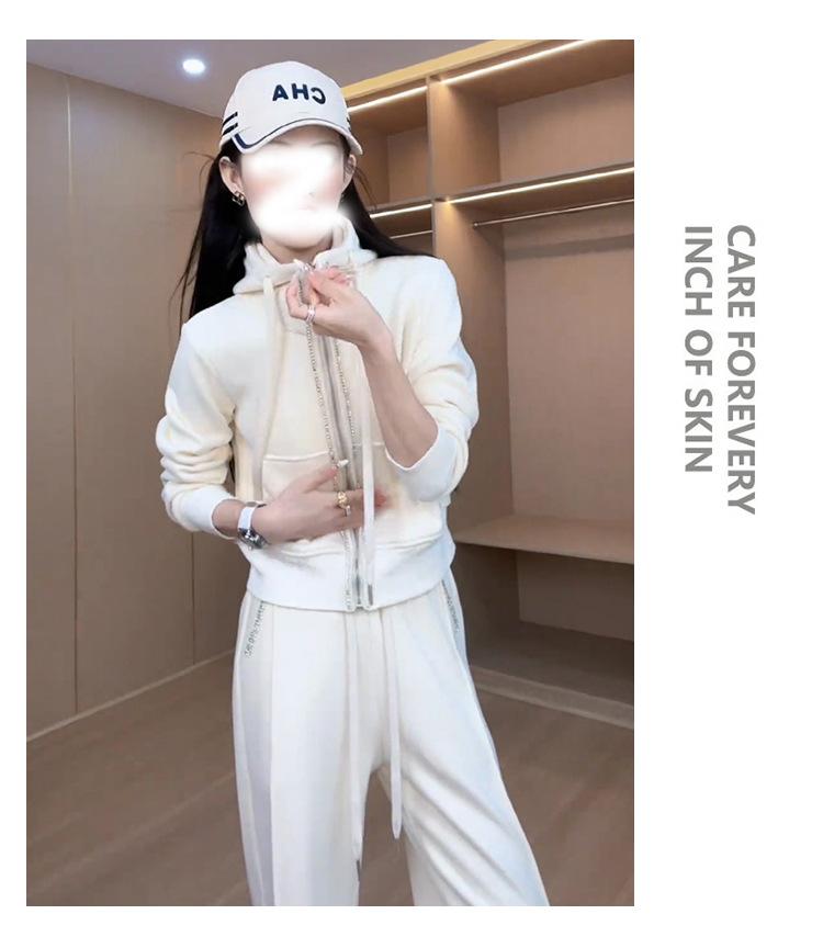 跨境淘货源分销2023秋冬季新款街头潮流减龄小个子爆款欧货网红款运动套装休闲运动气质休闲时尚流行新款秋装秋装女装时尚套装套装女装秋季套装女套装女女士运动服女装两件套套装卫衣套装休闲套装秋季套装女装时尚套装盐系休闲套装女装2023百搭设计感小众洋气欧货阿里国际站跨境采购Cross-border, shopping source, foreign trade, export, distribution 2023 fall, winter, new, street trend, explosive, European goods, network red, sportswear, leisure sports, temperament leisure, fashion popular, new autumn wear, autumn women's wear, fashion suit, women's wear, women's wear, women's wear, women's sportswear, women's two-piece, hoodie suit, casual suit, autumn suit, women's wear, Fashion suit salt department, casual suit women's dress, Ali International Station, cross-border procurement