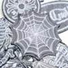 Serie de iconos bordados en computadora blanco y negro Escorpión alas de murciélago calavera parches de tela bordados insignias para ropa al por mayor