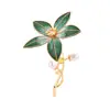 Nuevo Broche de Flor de Terciopelo Verde de Alta Resistencia, Broche de Perla de Agua Dulce con Circonita Microincrustada, Broche Estilo Chino para Qipao al por Mayor