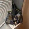 Bolsa de Lona Xadrez Retrô Estilo Coreano Feminina 2026 Nova Outono/Inverno Grande Capacidade Casual Sacola Versátil Bolsa Transversal