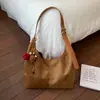 Bolsa de Axila Retrô Fashionável de Outono para Mulheres 2025 Nova de Grande Capacidade Fosca de Alto Padrão de Ombro Único Transversal