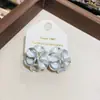 Centros de Mesa Florales de Cinco Pétalos Tridimensionales en Forma de Cuenco que Conservan el Color, Aretes y Accesorios Hechos a Mano Estilo Antiguo
