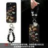 Pulseira Borboleta Colorida Adequada para Capa de Celular Apple 17 Outono e Inverno Iphone18Promax Pele de Ovelha 16 Novo Modelo Feminino 14