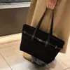 Bolso grande, nuevo bolso de mano de moda, cuero mate, bolso tote vintage, gran capacidad, adecuado para ir al trabajo, irradia un sentido de lujo, bolso de hombro
