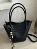 Bolso Shuai Mi Jia, color liso, elegante, nuevo modelo 2026, bolso de hombro casual, bolso de axila de moda, bolso cubo tejido para el día a día
