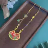Método antiguo esmalte mariposa pequeña cadena de doble gancho cadena universal mariposa dorada fénix diseño de hebilla binaural cadena para clavícula combinable
