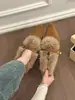 Zapatos de cuña de gamuza con ribete de pelo retro para mujer 2026 Moda estilo coreano Nuevo invierno versión coreana Hebilla Zapatos de tacón alto con forro de terciopelo