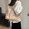 Bolso de mano retro de estilo coreano más vendido para mujer, nuevo modelo 2026, bolso de hombro para el trabajo, bolso de hombro de gran capacidad a la moda para mujer