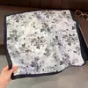Nuevo Pañuelo Cuadrado Pequeño de Imitación Seda con Estampado de Plantas y Flores Estilo Coreano para Mujer, Versátil para Primavera y Verano, Pañuelo Decorativo para el Cuello