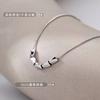 Collar de cuentas de transferencia de plata de ley 925 con diseño de nicho de estilo frío, cadena de clavícula ligera y lujosa de verano para mujer