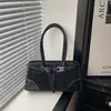 Bolso de mujer estilo nicho transfronterizo, nuevo bolso de moda para hombro y bandolera otoño/invierno 2026, bolso baguette para mujer