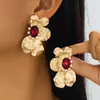 Um Par de Flores de Diamante Incrustadas com Pedras Preciosas em Design de Meia Flor da Moda para Uso Casual Diário Feminino