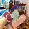 Nuevas chanclas para mujer, nuevo verano 2026 para uso en casa, sandalias deslizables antideslizantes para parejas, estilo de hombre