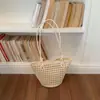 Bolsa de Palha Grande Capacidade Estilo Francês, Bolsa de Ombro Vazada de Luxo Leve, Design de Nicho, Textura de Alta Qualidade, Bolsa para Mãe e Filha para o Dia a Dia