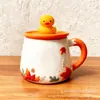 Tampas de silicone para copos, feitas sob medida com seu próprio design, apresentando figuras 3D, mascotes de IP de marcas e tampas de silicone à prova de poeira para brindes promocionais