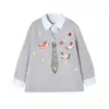 Moletom com Gola de Camisa Falsa Duas Peças Estampa Graffiti Gravata para Meninas Primavera 2026 Manga Longa Solta