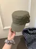 Gorra Plana Negra con Remaches de Estrella Moda para Mujer Versátil Adelgazante Facial Protección Solar Gorra de Béisbol Primavera Verano Nuevo Estilo Gorra para Montar